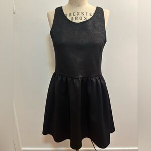 Antistar Elegant Black Sleeveless Dress - M